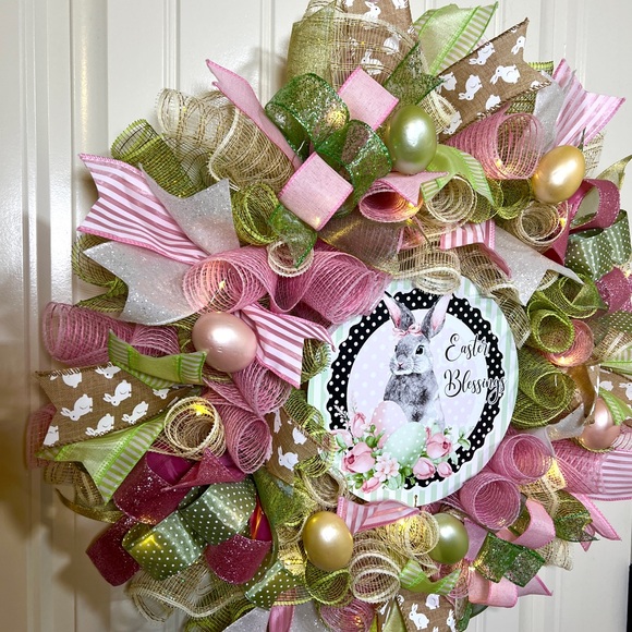 Handmade Spring or Easter Bunny Prelit Ribbon Wreath 22 in LED W21 - Picture 4 of 10